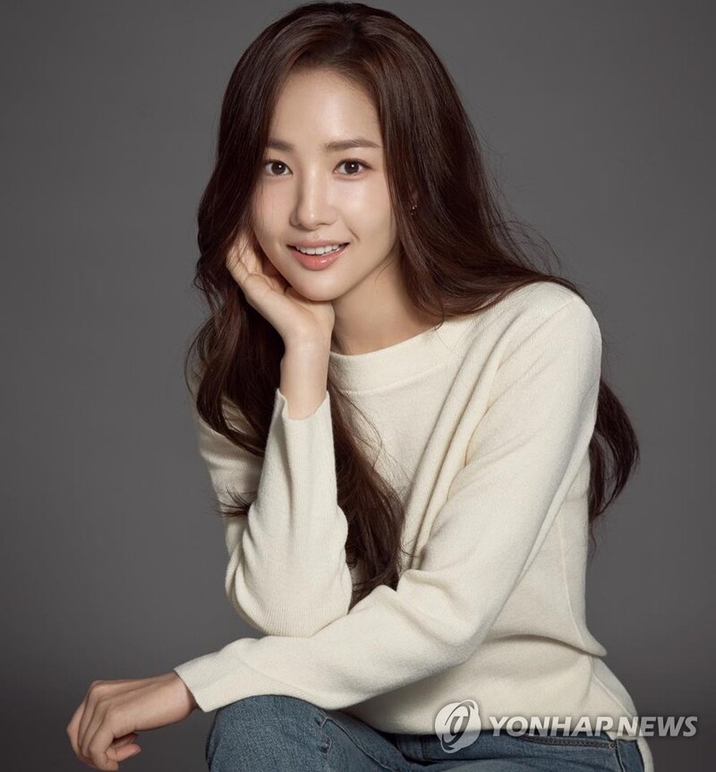 박민영 측, 열애설에 "현재 이별…금전적 제공받은 적 없어"