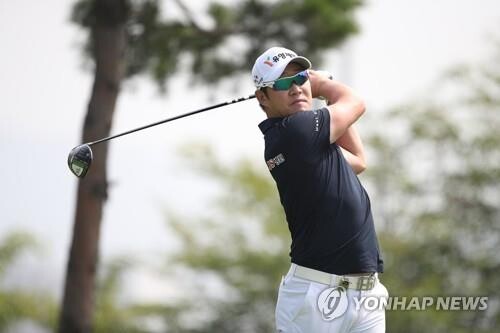 강경남, KPGA 통산 12승 발판…최종일 앞두고 선두