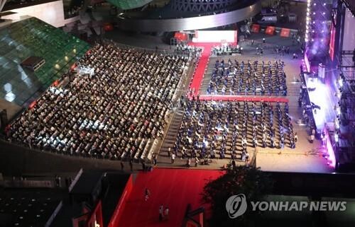 부산국제영화제 오늘 개막…코로나 뚫고 3년 만에 정상화