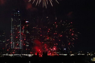 [Moment to Focus] Fireworks over Han River Park in Seoul