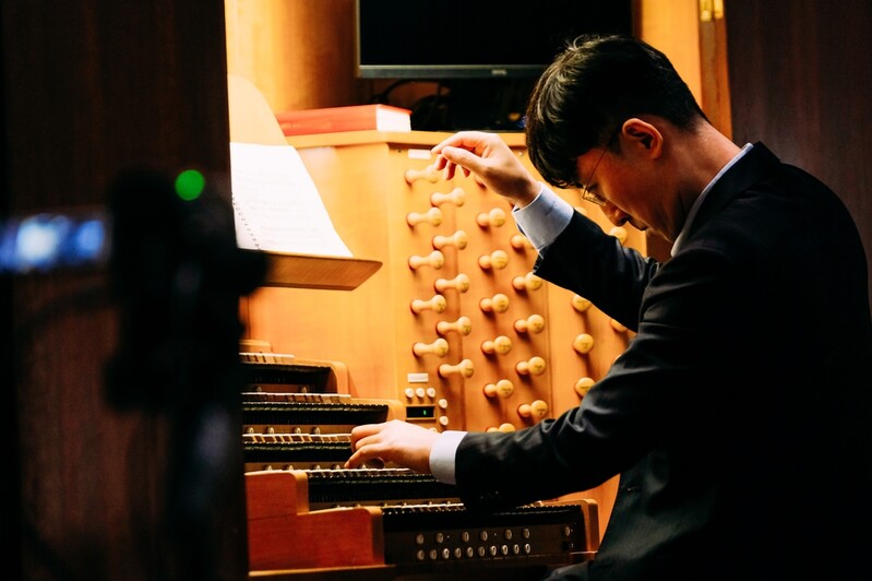 "파이프오르간 매력에 빠져보세요"…순회연주하는 신동일 교수