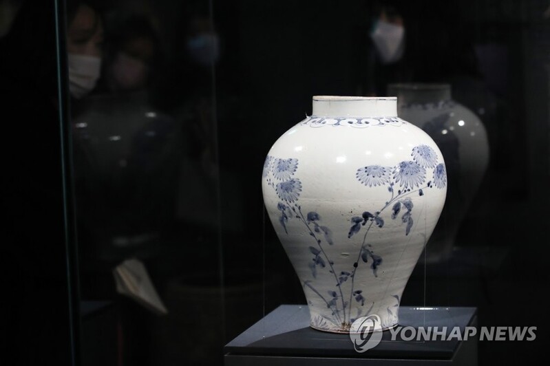 서울공예박물관 개관 1년…조선백자 조명 국제학술대회