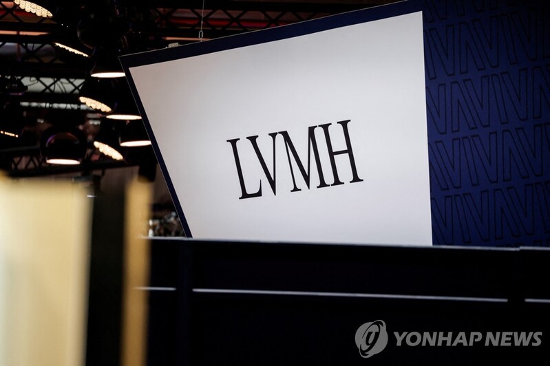 미국인, 강달러에 유럽서 명품 '싹쓸이'…LVMH 실적 '대박'