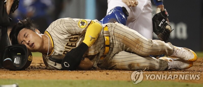 치고 뛰고 몸 날린 김하성…다저스와 NLDS 1차전서 허슬플레이(종합)