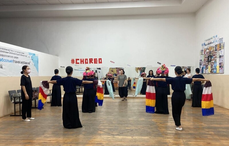 [문화소식] 국립무형유산원, 카자흐스탄서 '학연화대합설무' 교육