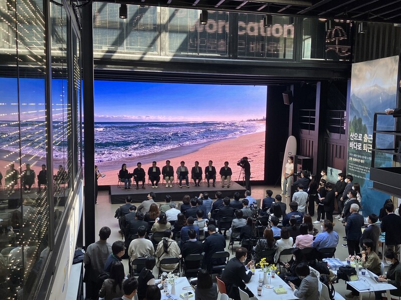 '산으로 출근, 바다로 퇴근'…강원도 '워케이션' 성지 부상