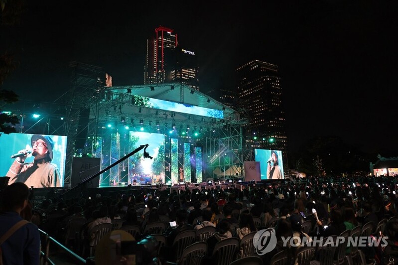 S. Korea's new COVID-19 cases below 30,000 for 4th day amid downtrend