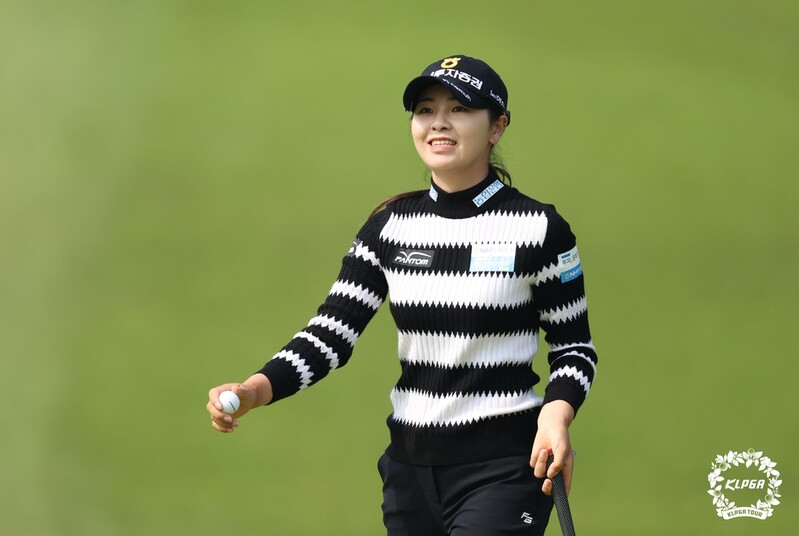 '준우승 전문' 이가영, 드디어 꼬리표 뗐다…98번째 대회서 우승