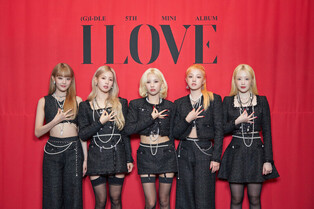 GIDLE during photo wall of X-LOVE-SHOW