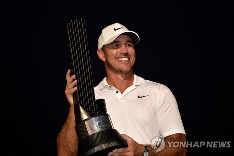 켑카, LIV 골프 이적 이후 첫 우승…3차 연장서 율라인 제압