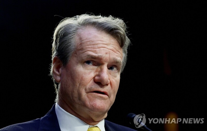 인플레에도 美소비자 카드 결제액 10%↑…"소비 강하다"