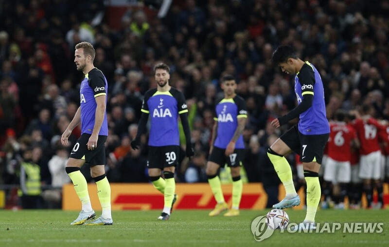 '손흥민 풀타임' 토트넘, 맨유에 0-2 패…리그 3위 유지