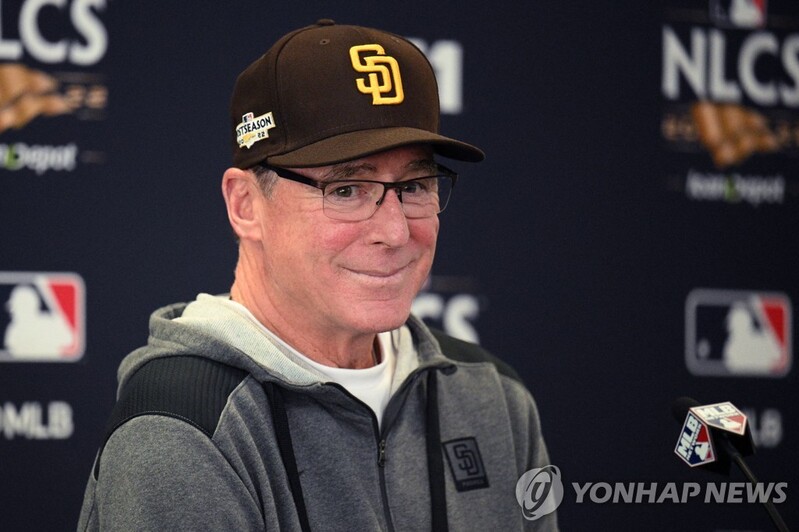 MLB 샌디에이고 멜빈 감독 "마차도-김하성 병살 플레이 결정적"