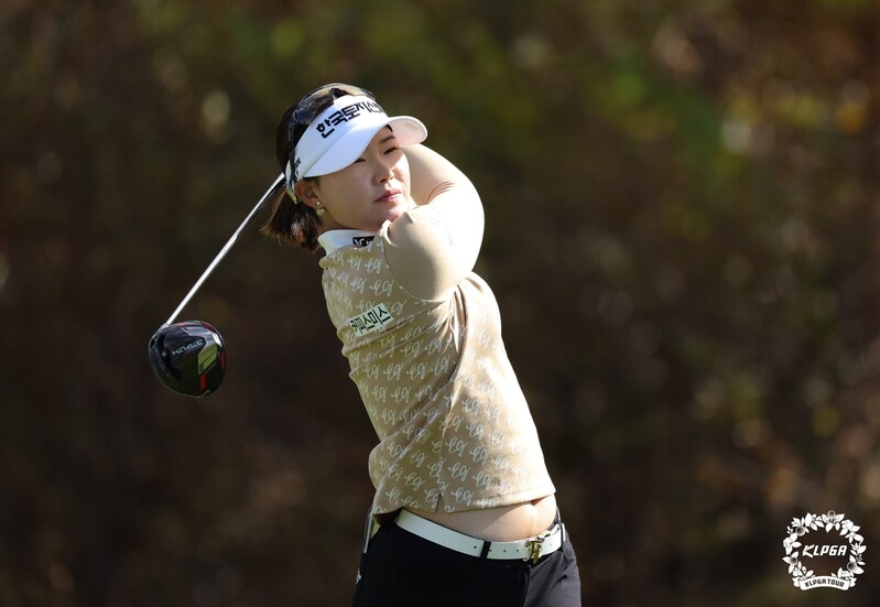 임희정, 시즌 2승 '파란불'…위믹스 챔피언십 1R 공동선두