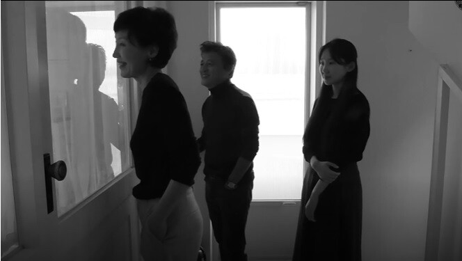 설렘, 욕망, 고독의 공간…홍상수 28번째 영화 '탑'