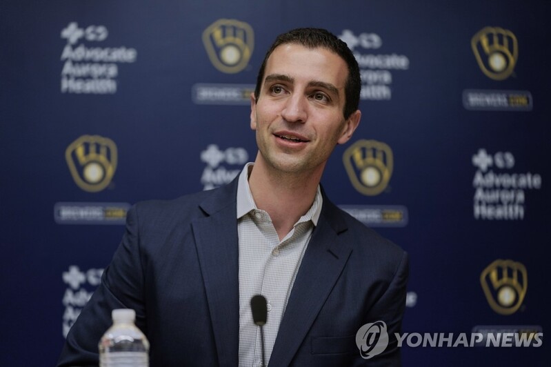 '5년만의 PS 탈락' MLB 밀워키 데이비드 스턴스 사장 사임