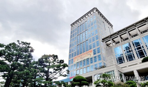 Local gov'ts cancel autumn festivals after Itaewon tragedy