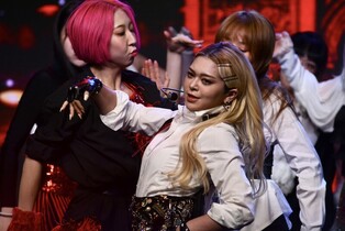 Performance photo of Alexa during media showcase for mini album 'Girls Gone Vogue'