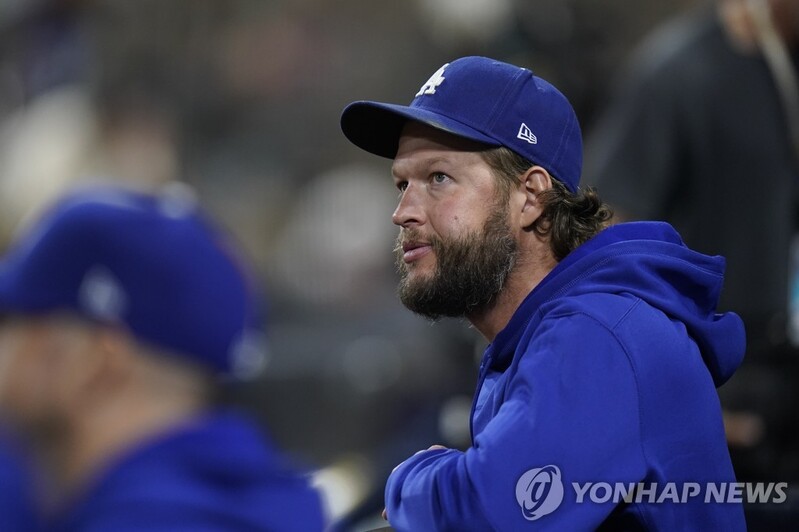 "커쇼, MLB 다저스와 1년 재계약…1천700만달러 수준"