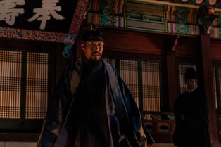 First time playing king, Yoo Hae-jin "Acting under hypnosis... I'm glad there's no one laughing"