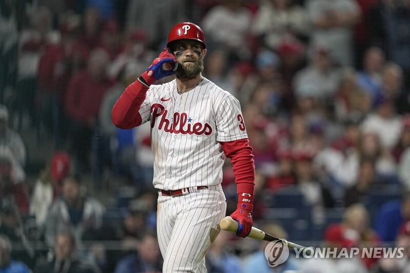 MLB 슈퍼스타 하퍼, 오른쪽 팔꿈치 수술…내년 복귀 시점 미정