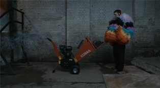 [월드컵] 성소수자 '배신'한 베컴에 부글…가짜돈 분쇄쇼