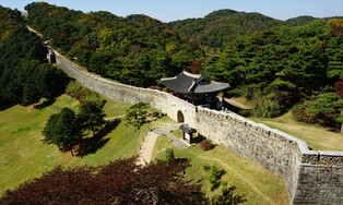 청주시 "상당산성 활성화 방안 여론조사"