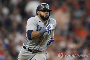 MLB 피츠버그, 1루수 자원 산타나 영입…최지만과 플래툰