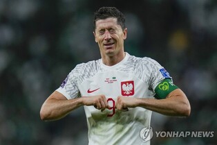 [월드컵] 첫 득점에 눈시울 붉힌 레반도프스키 "꿈이 이루어졌다"(종합)
