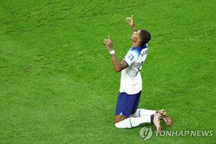 [월드컵] 래시퍼드, 이틀 전 친구 잃고 뛰었다…하늘 향해 세리머니