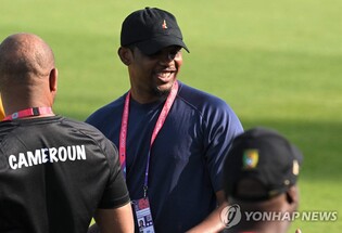[월드컵] 카메룬 전설 에토오, 한국-브라질전 후 시비 휘말려…발길질까지