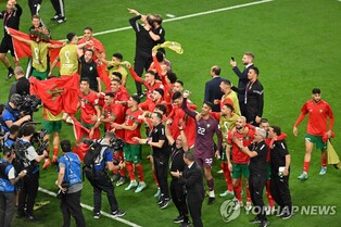 [월드컵] 짠물 수비에 골키퍼 '야신'까지…52년 만에 첫 8강 이룬 모로코