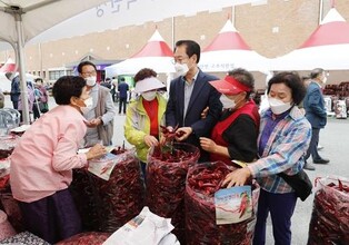 나흘간 21만명 찾은 괴산고추축제…경제효과 58억원
