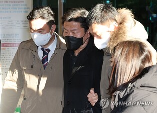 Police review seeking arrest warrant again for ex-Yongsan police chief this week