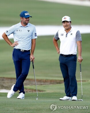 이경훈, PGA 투어 QBE 슛아웃 공동 8위…우승은 호기·시갈라