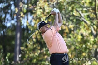 몽고메리 "우즈, 왜 아직 은퇴 안 하지?…디오픈 때 은퇴했어야"
