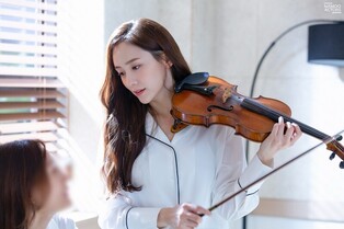 Actor Park Ji-hyun currently starring in drama 'Born Rich' shows different images