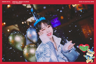 Teaser images of MAMAMOO's Moonbyul for special single 'The Present'