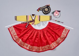 L7 collaborates with famous Hanbok designer to create Hanbok using reusable material from hotel beds