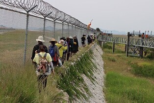 '군산미군기지 평화답사집' 출간…시민·활동가 100여명 참여