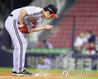 KBO to check pitchers' hands for foreign substances starting in 2023