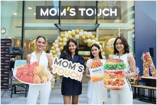 Mom's Touch opens second branch in Thailand..'K-chicken and beer' specialized branch in Bangkok