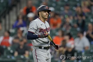 코레아, 행선지 깜짝 변경…메츠와 12년 3억1천500만 달러 계약(종합)