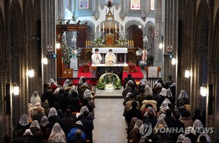 전국서 '성탄 축하'…크리스마스 축제·스키장 '북적'