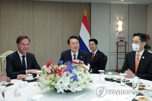 Yoon calls for additional tax break for semiconductor industry