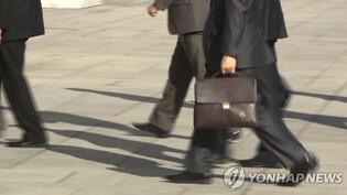 '신사의 나라' 英서도 구두약 대표브랜드 퇴출…"구두 안신어요"