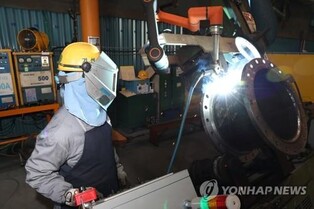 Daewoo Shipbuilding develops welding cobot