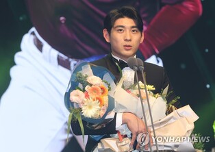 MLB 도전하는 이정후에 벌써 "홈플레이트의 예술가" 극찬