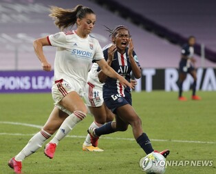 FIFA, 임신한 선수 급여 미지급한 리옹에 보상 명령