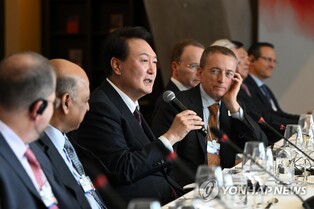 Yoon discusses solutions to global challenges with leading CEOs